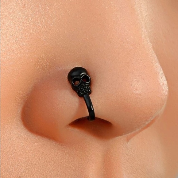 BLACK SKULL NOSE CUFF - Picture 1 of 5